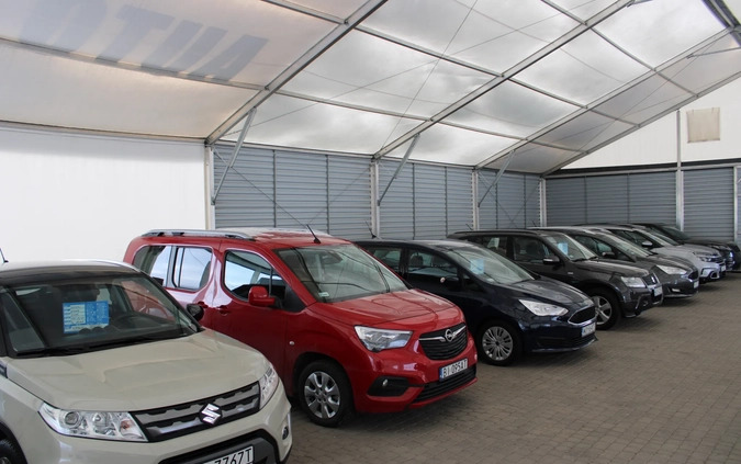 Dacia Duster cena 42800 przebieg: 153000, rok produkcji 2016 z Orzesze małe 466